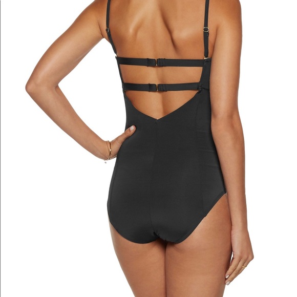 Bathing suit with removable straps - Picture 2 of 5